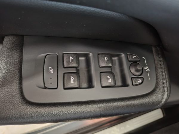 VOLVO XC60 - Imagen 23
