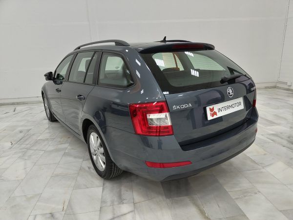Skoda Octavia Combi 1.6 TDI Ambition - Imagen 4