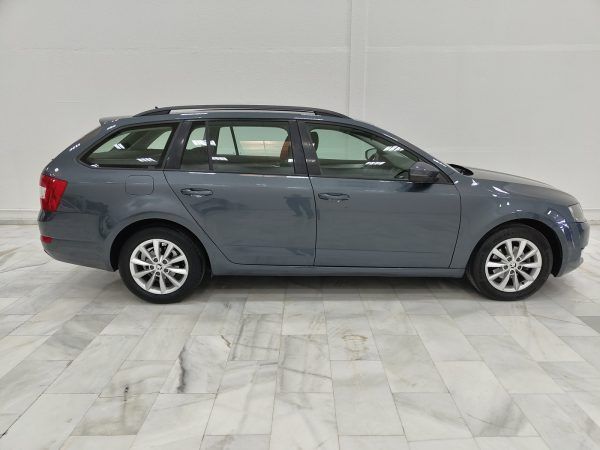 Skoda Octavia Combi 1.6 TDI Ambition - Imagen 7