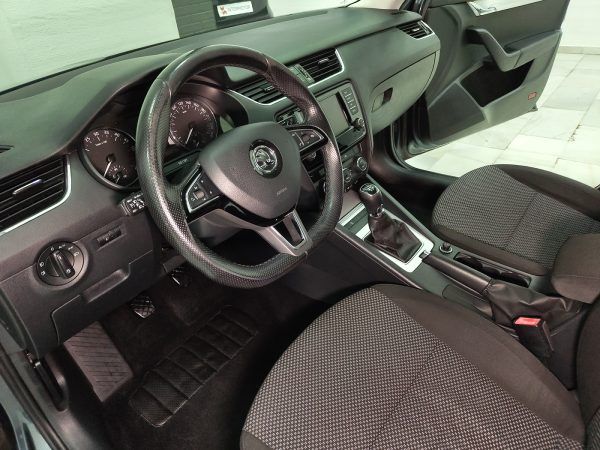 Skoda Octavia Combi 1.6 TDI Ambition - Imagen 10