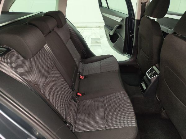 Skoda Octavia Combi 1.6 TDI Ambition - Imagen 15
