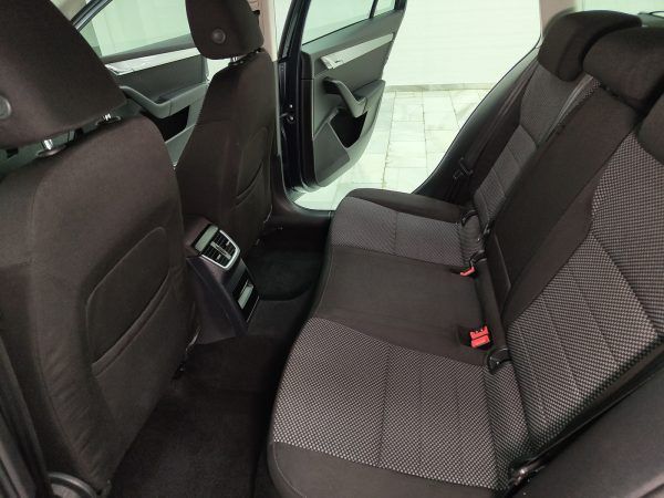 Skoda Octavia Combi 1.6 TDI Ambition - Imagen 18