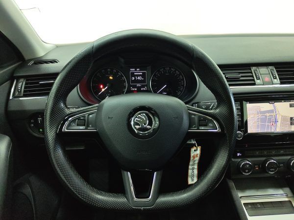Skoda Octavia Combi 1.6 TDI Ambition - Imagen 20