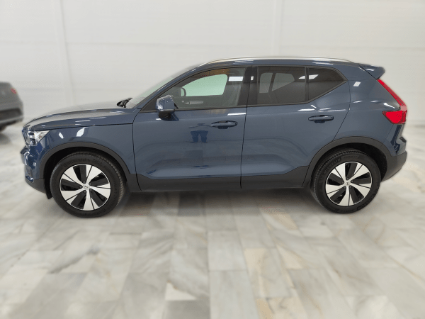 Volvo XC40 T2 Momentum Pro - Imagen 2
