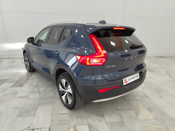 Volvo XC40 T2 Momentum Pro - Imagen 3