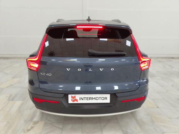 Volvo XC40 T2 Momentum Pro - Imagen 4