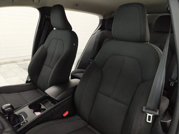 Volvo XC40 T2 Momentum Pro - Imagen 10
