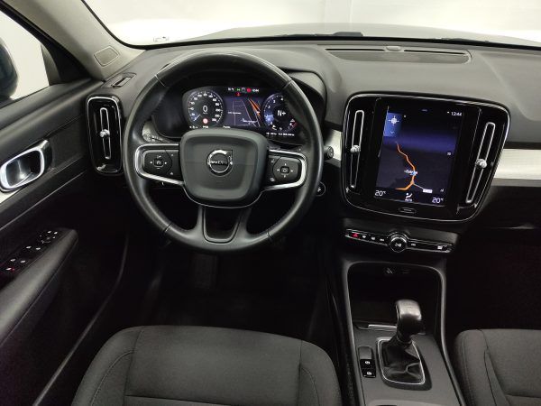 Volvo XC40 T2 Momentum Pro - Imagen 11