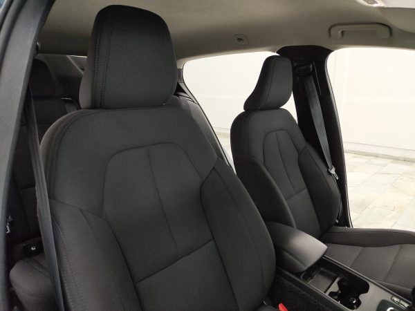 Volvo XC40 T2 Momentum Pro - Imagen 12