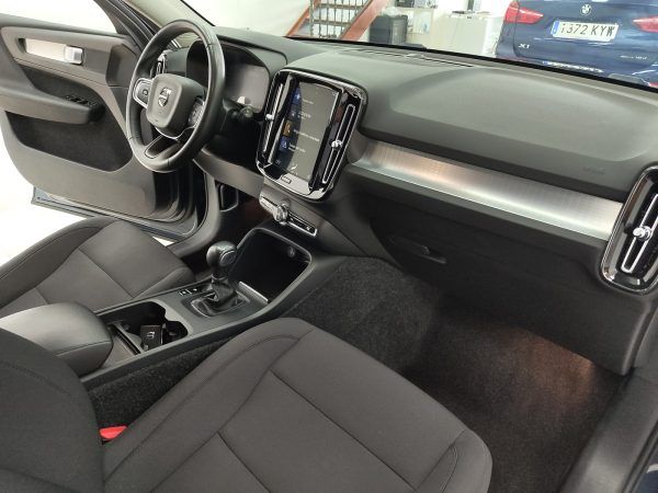 Volvo XC40 T2 Momentum Pro - Imagen 13