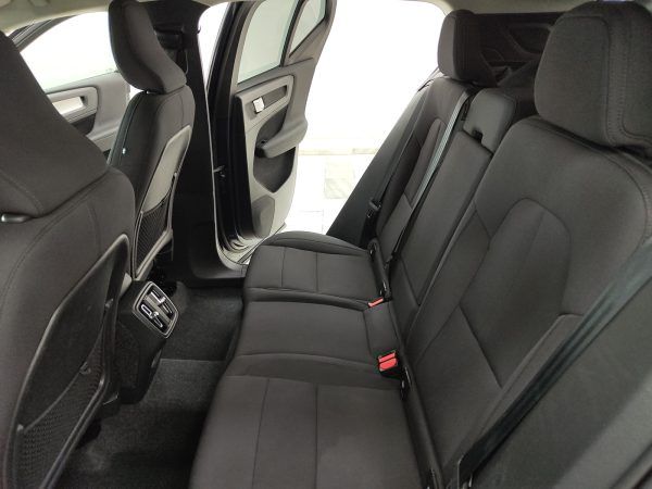 Volvo XC40 T2 Momentum Pro - Imagen 17