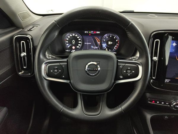 Volvo XC40 T2 Momentum Pro - Imagen 18