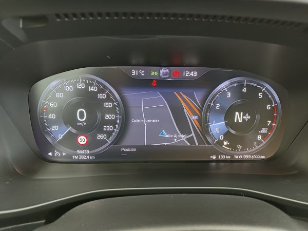 Volvo XC40 T2 Momentum Pro - Imagen 19