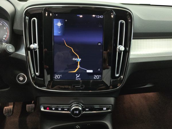 Volvo XC40 T2 Momentum Pro - Imagen 20