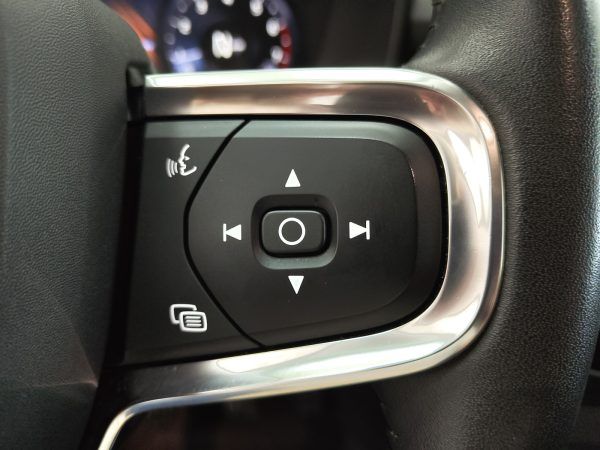 Volvo XC40 T2 Momentum Pro - Imagen 21