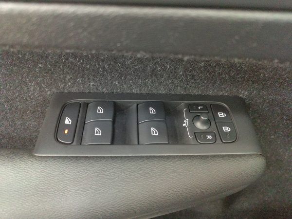 Volvo XC40 T2 Momentum Pro - Imagen 23