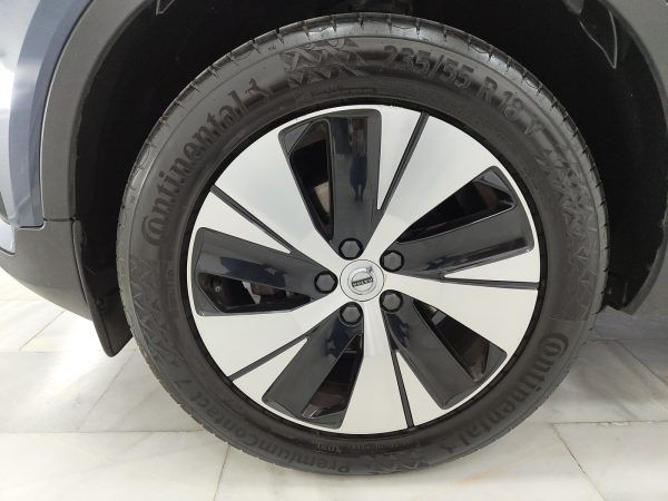 Volvo XC40 T2 Momentum Pro - Imagen 24