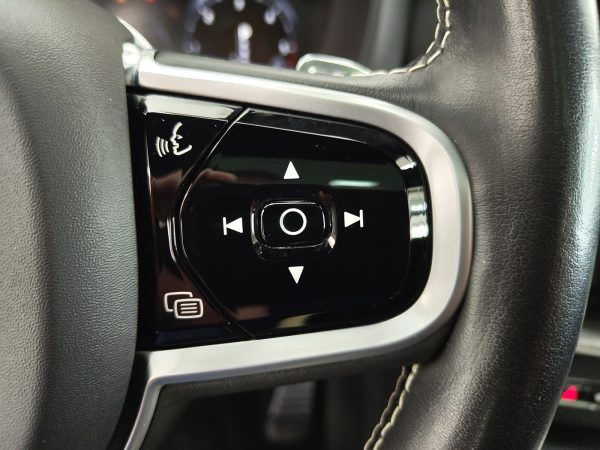 Volvo XC60 D4 R-Design Geartronic - Imagen 26