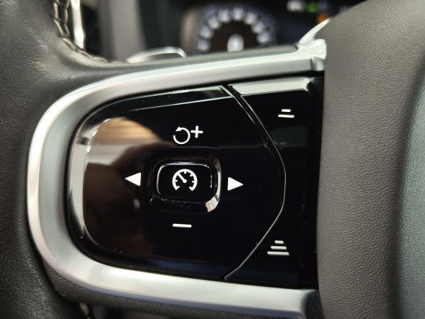 Volvo XC60 D4 R-Design Geartronic - Imagen 27