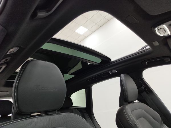 Volvo XC60 D4 R-Design Geartronic - Imagen 30