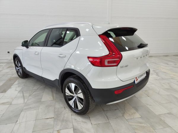 Volvo XC40 T2 Momentum Pro - Imagen 3