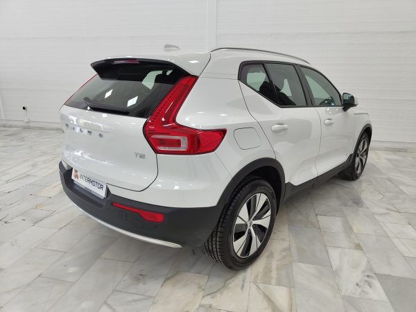 Volvo XC40 T2 Momentum Pro - Imagen 5