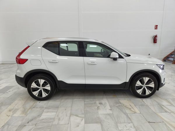 Volvo XC40 T2 Momentum Pro - Imagen 6