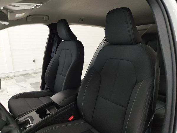 Volvo XC40 T2 Momentum Pro - Imagen 10