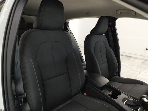 Volvo XC40 T2 Momentum Pro - Imagen 12
