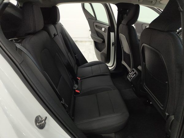 Volvo XC40 T2 Momentum Pro - Imagen 14