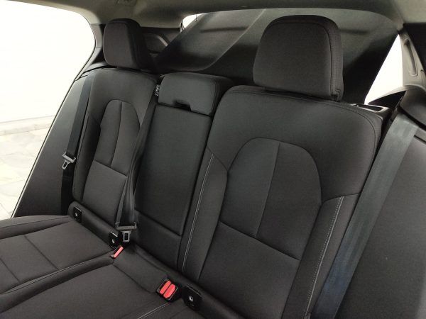 Volvo XC40 T2 Momentum Pro - Imagen 16