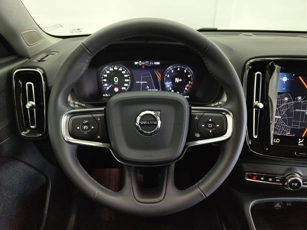 Volvo XC40 T2 Momentum Pro - Imagen 19