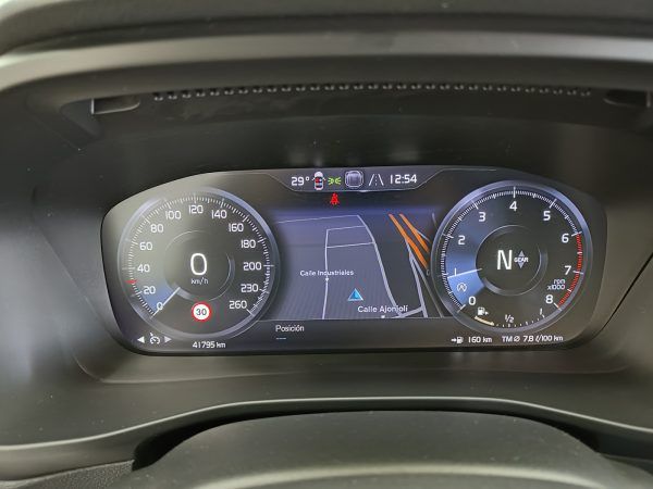Volvo XC40 T2 Momentum Pro - Imagen 20