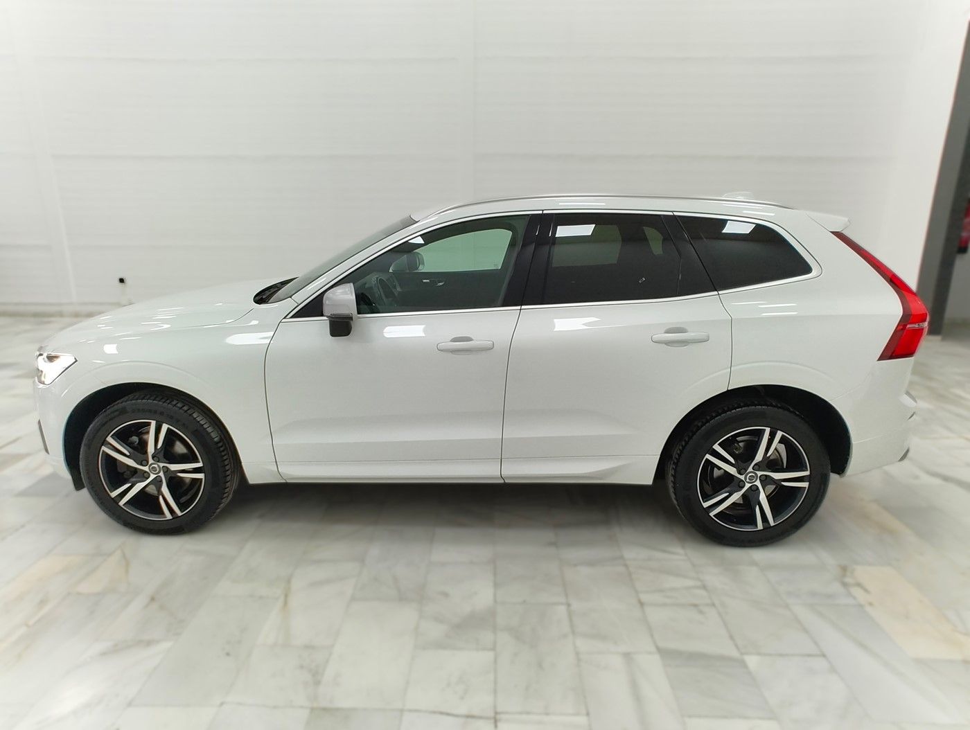 Volvo XC60 D4 R-Design Geartronic - Imagen 2