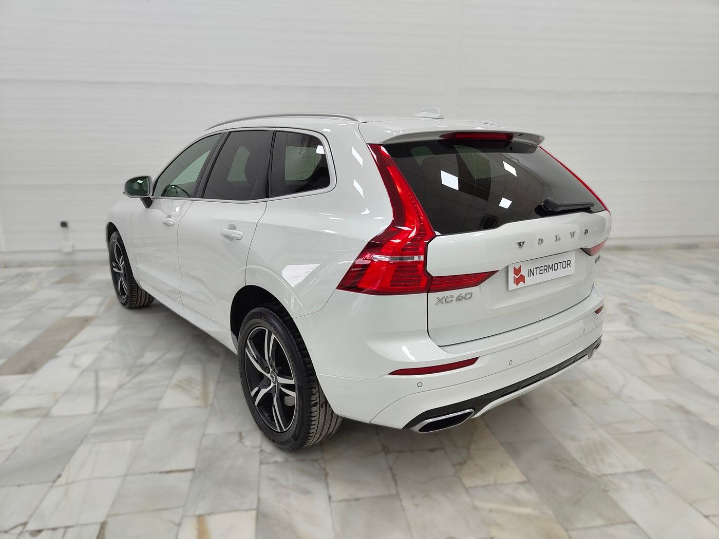 Volvo XC60 D4 R-Design Geartronic - Imagen 3