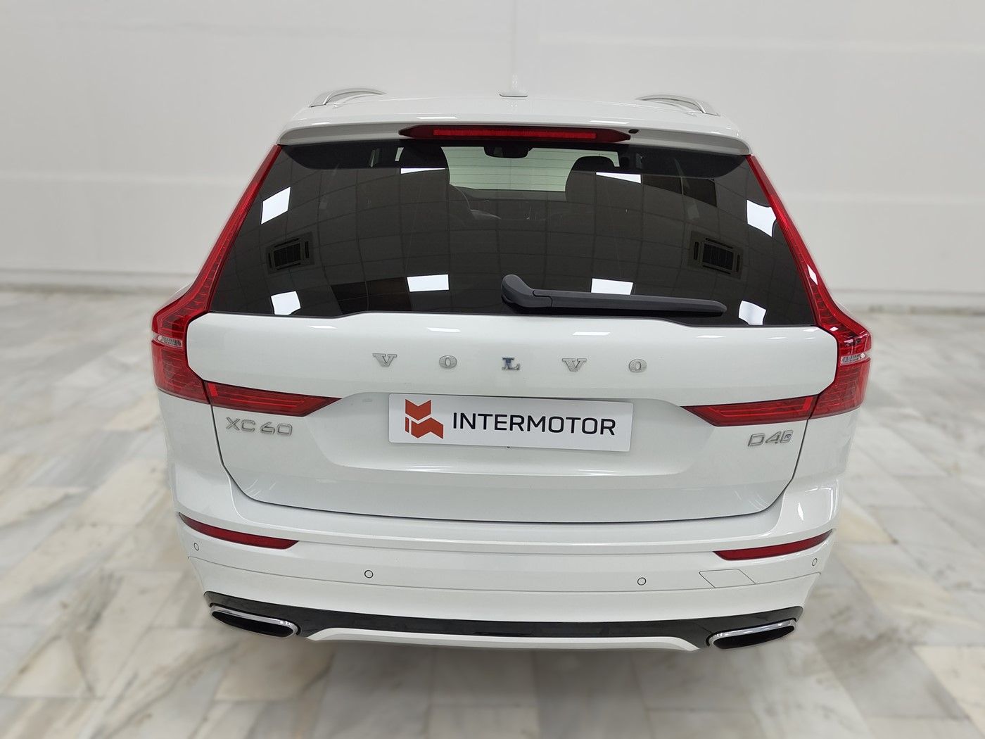 Volvo XC60 D4 R-Design Geartronic - Imagen 4