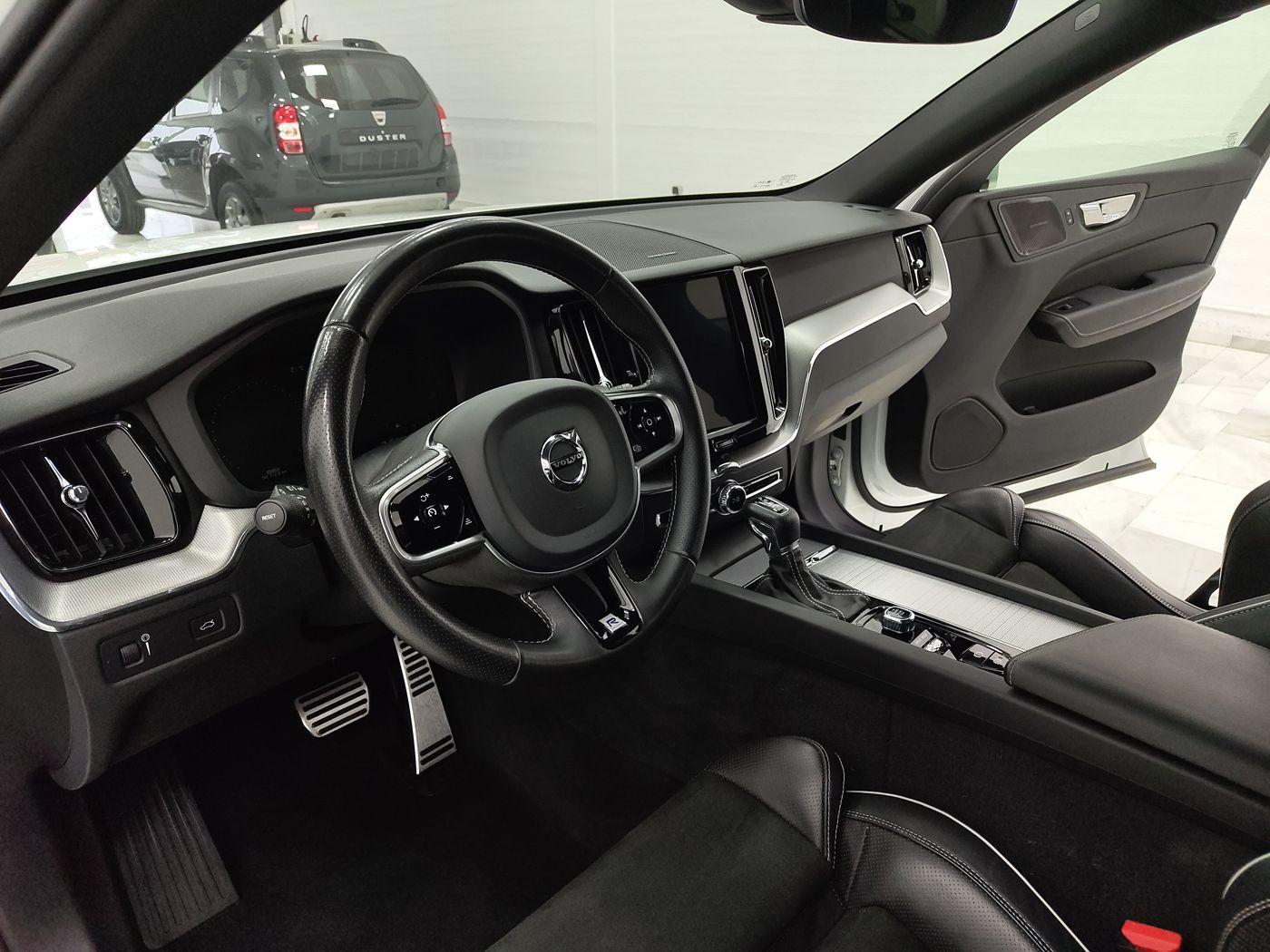 Volvo XC60 D4 R-Design Geartronic - Imagen 9