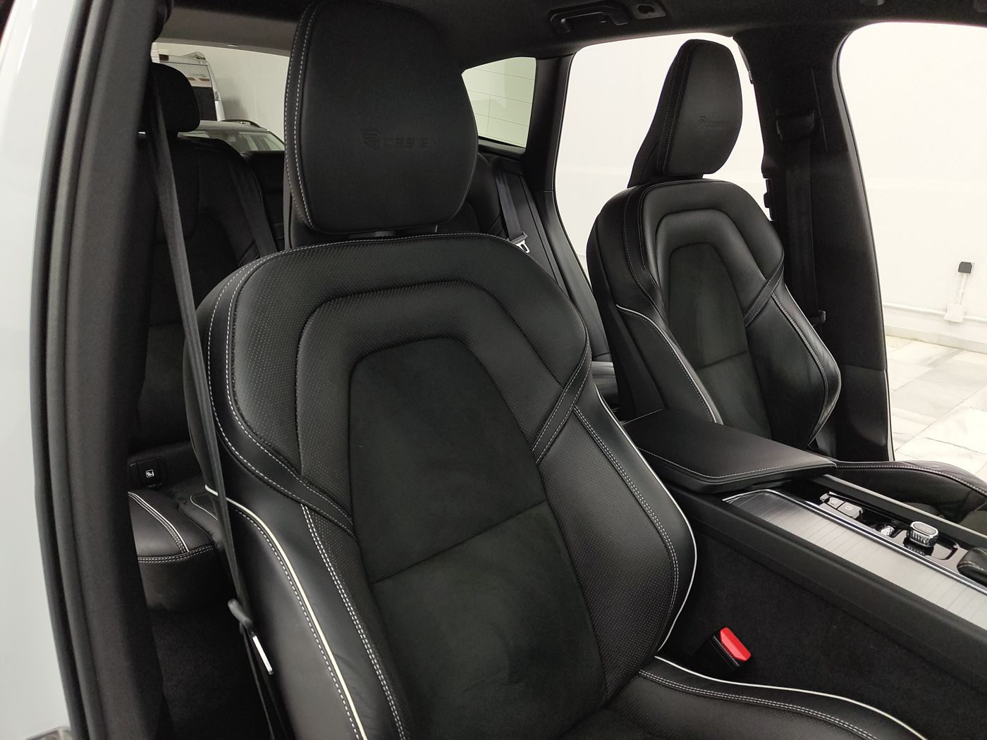 Volvo XC60 D4 R-Design Geartronic - Imagen 12