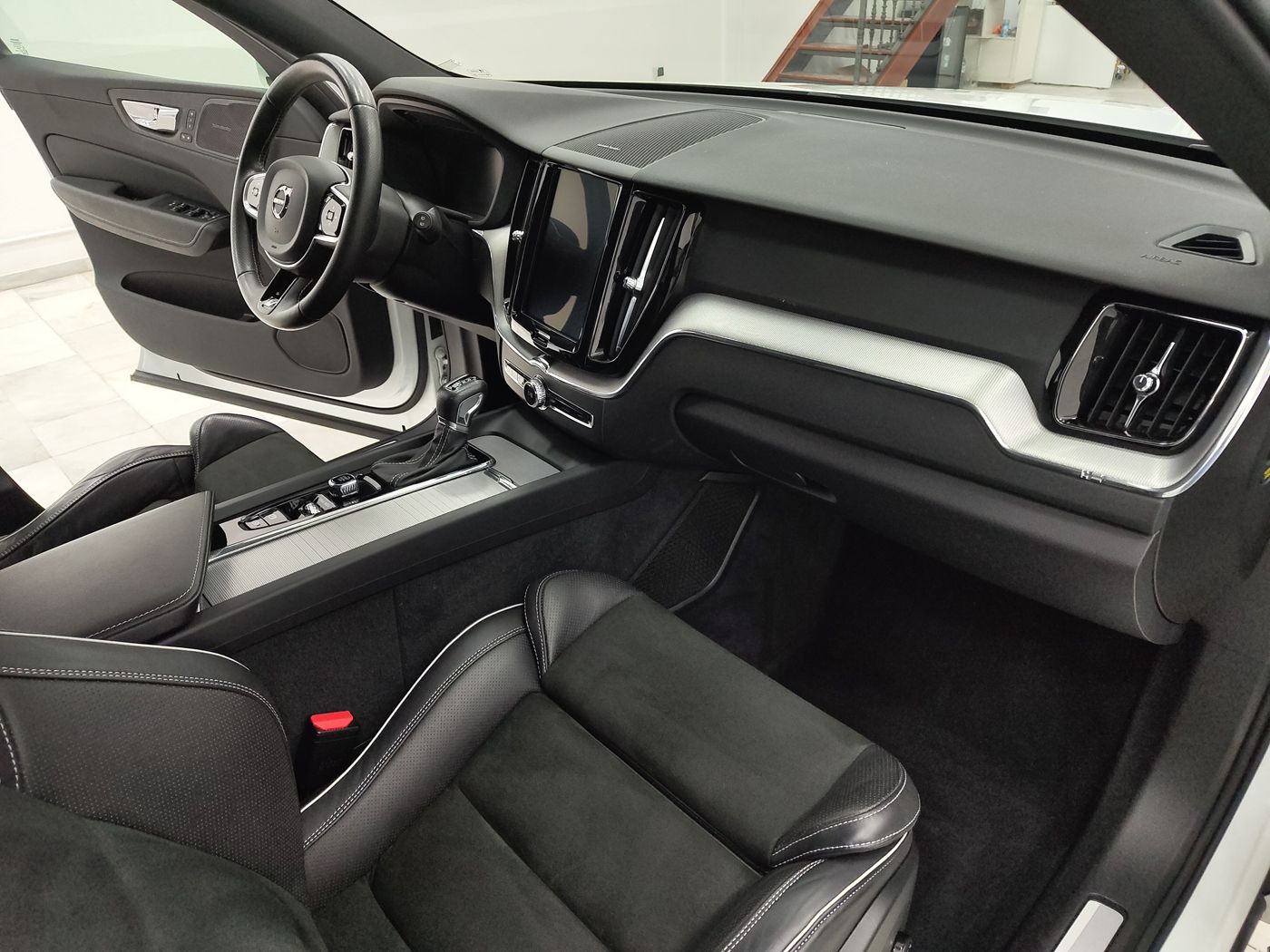 Volvo XC60 D4 R-Design Geartronic - Imagen 13