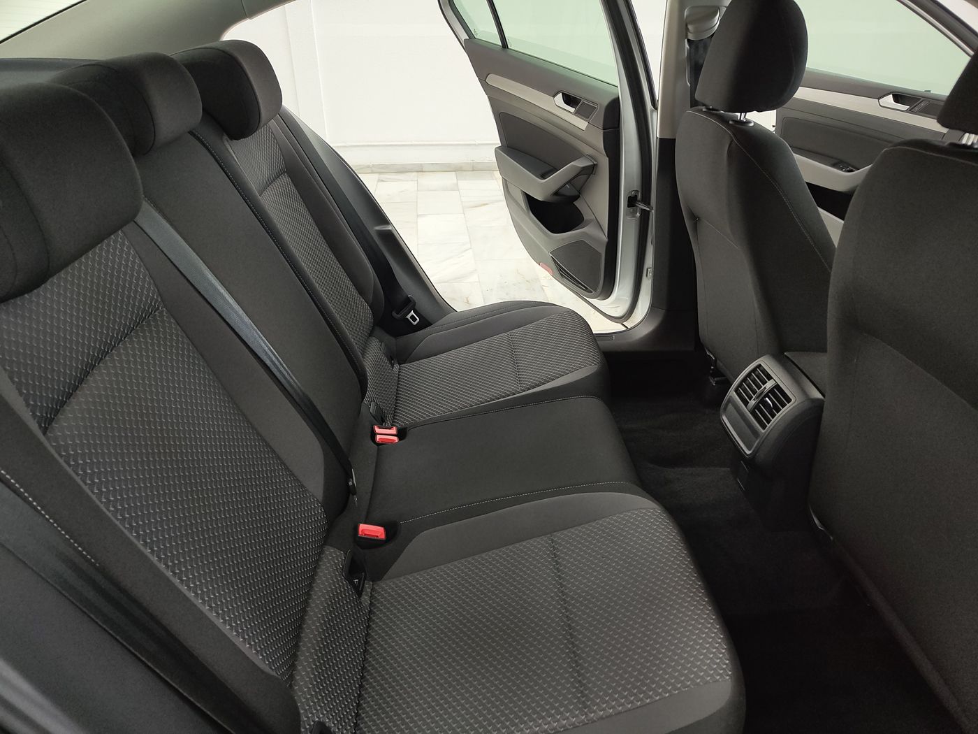 Volkswagen Passat 2.0TDI Business - Imagen 14