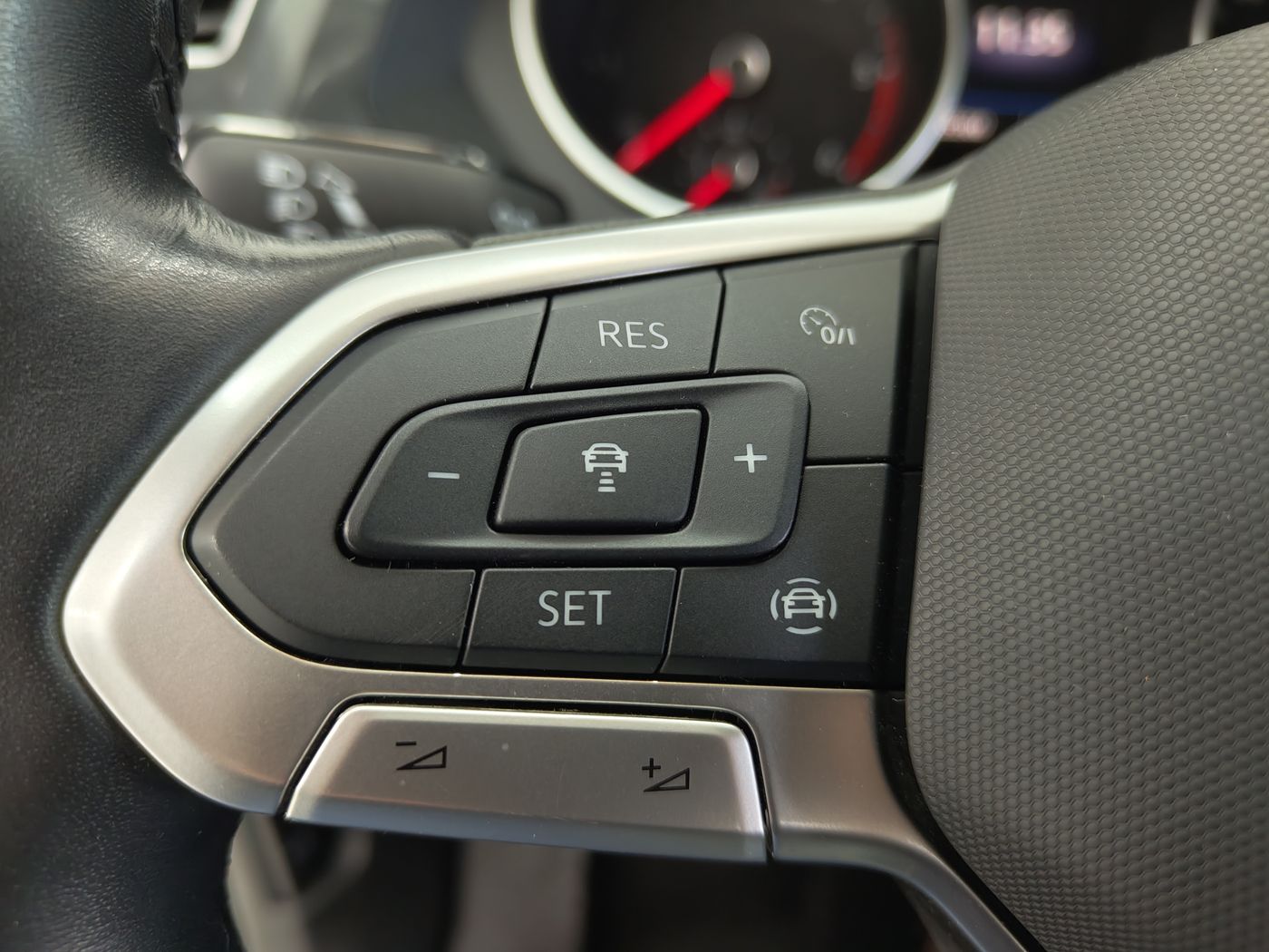 Volkswagen Tiguan 2.0 TDI Live - Imagen 23