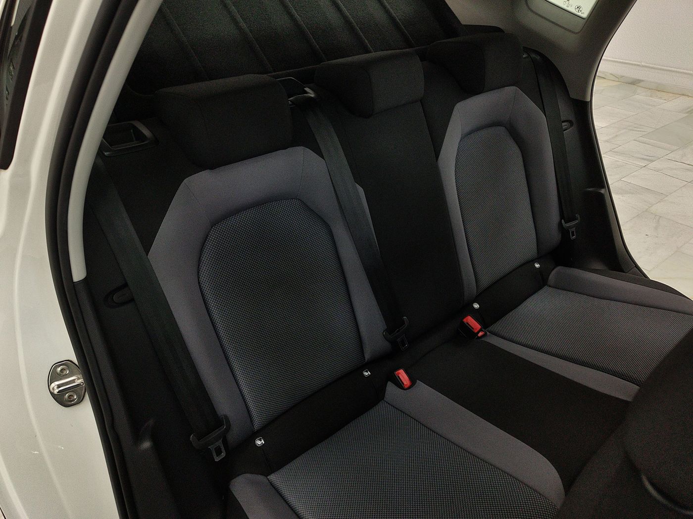 SEAT Arona 1.6 TDI Style Ecomotive - Imagen 14