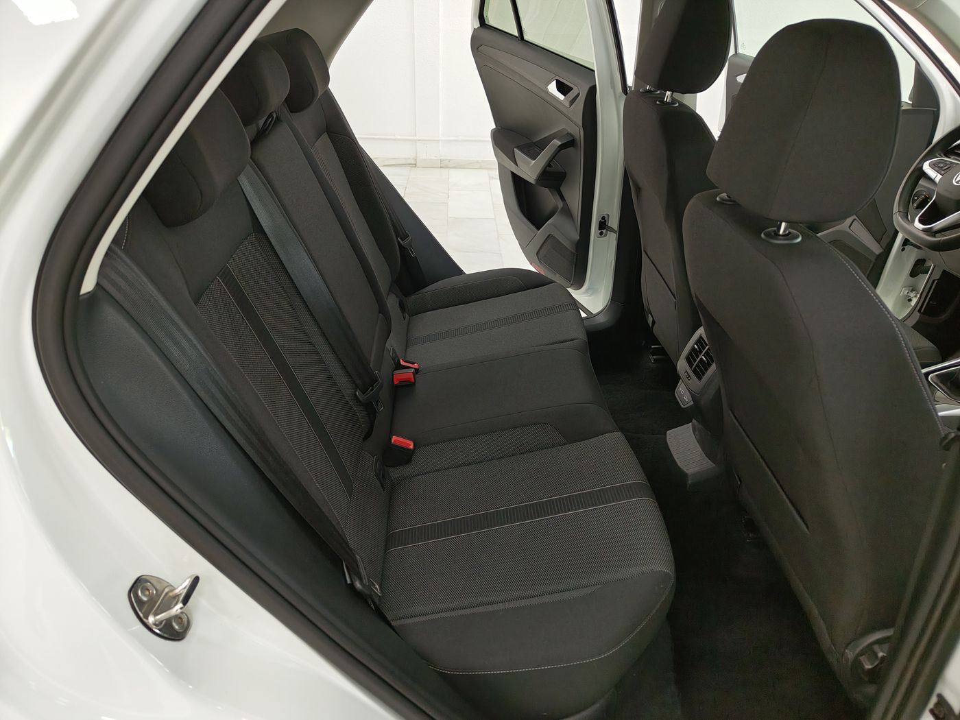 Volkwagen T-Roc 2.0TDI Life - Imagen 14