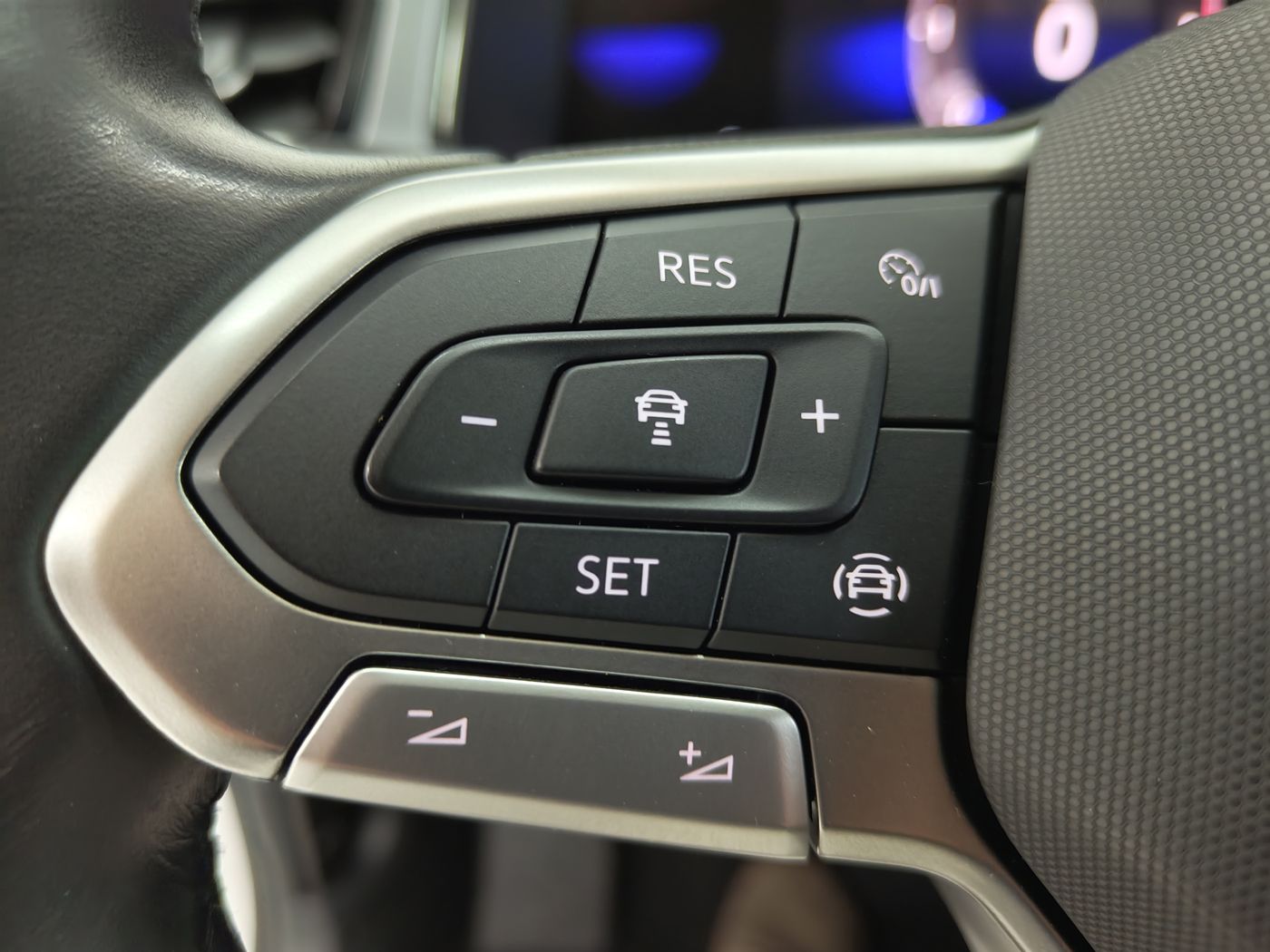 Volkwagen T-Roc 2.0TDI Life - Imagen 24